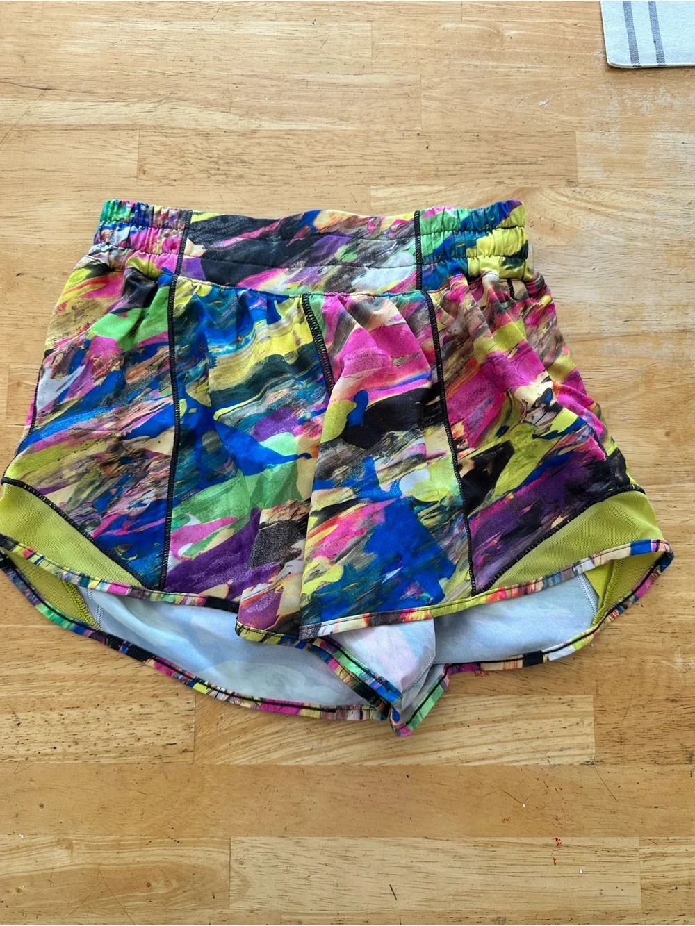 Lululemon hotty hot shorts size 2